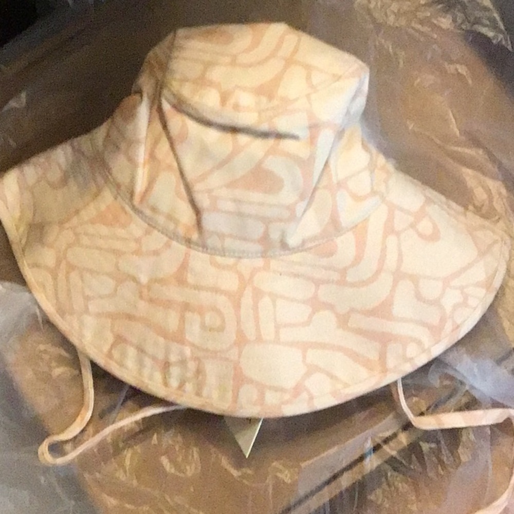 NEW!🌸rare LOC Light Pink Wide-Brim Sun Hat bucket - Picture 3 of 4